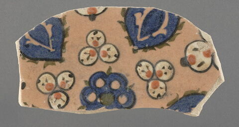 Fragment de fond de plat à fond saumon, image 1/1
