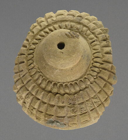 Fragment de récipient en forme de grenade, image 1/1