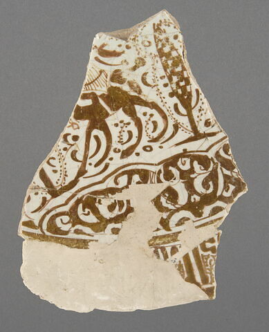 Fragment de coupe sur petite base annulaire, image 1/1