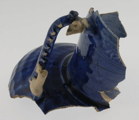 Fragment de pichet à anse double, image 1/1