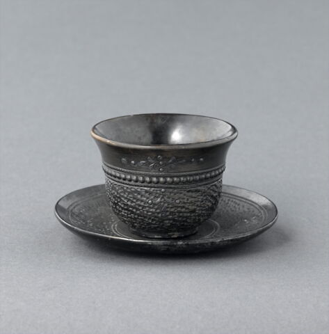 Sous-tasse, image 8/12