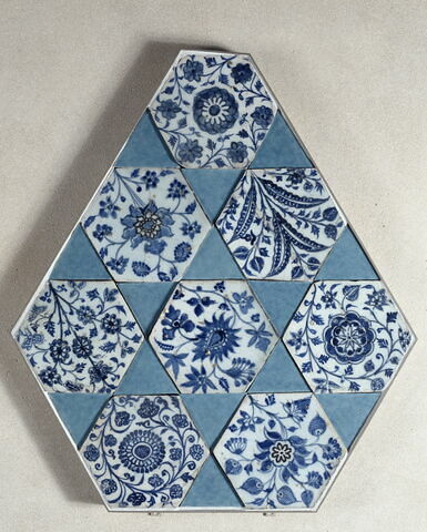 Carreau hexagonal à décor floral, image 5/7