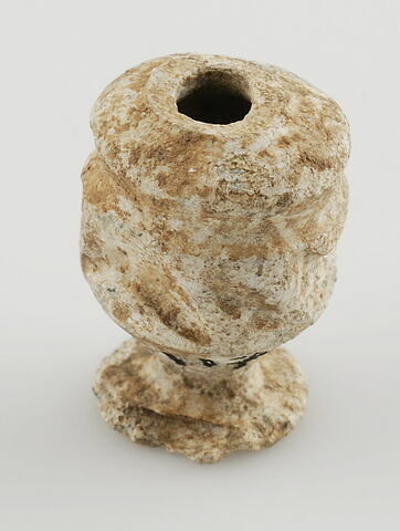 Petit flacon à pied, image 1/1