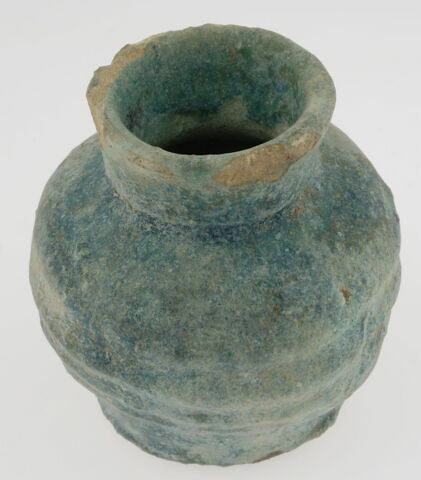 Petit vase globulaire, image 1/1