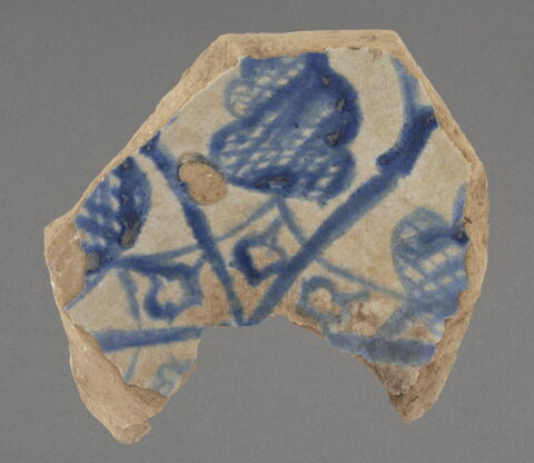 Fragment de fond à décor bleu et blanc, image 1/1