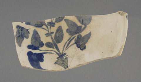 Tesson en deux fragments recollés