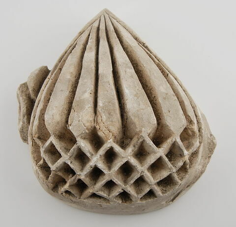 Fragment de décor architectural en forme de mandorle
