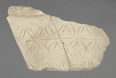 Tesson en deux fragments recollés, image 1/1