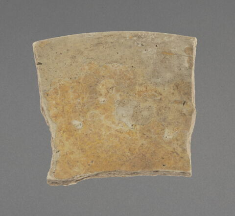 Fragment de bord de vase ou de coupe (?), image 1/1