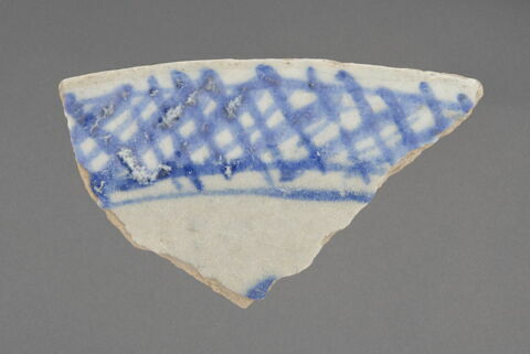 Tesson à décor bleu et blanc, image 1/1