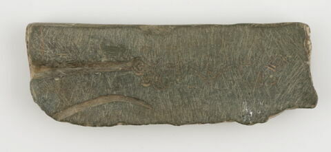 Fragment de moule (?) en forme de tablette, image 1/1