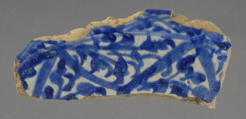 Fragment à décor bleu et blanc, image 1/1