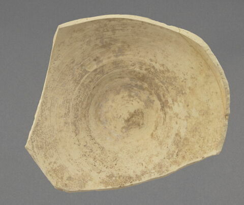 Base de cruche circulaire et plate, légèrement concave, image 1/1