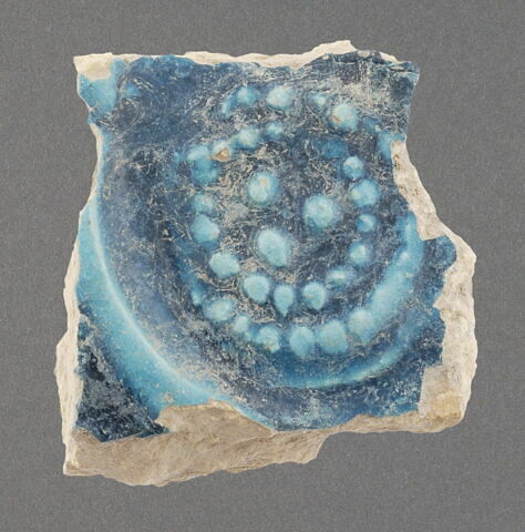 Fragment à décor perlé, image 1/1