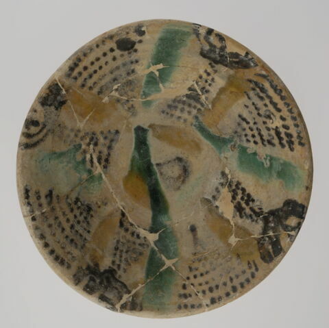 Coupe à décor rayonnant et pointillés, image 2/2