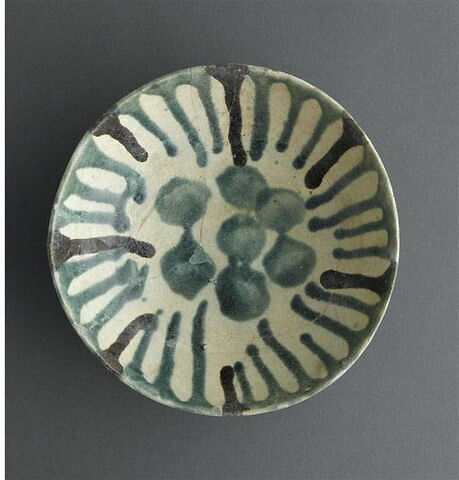 Coupe à décor de taches et de coulures, image 1/4