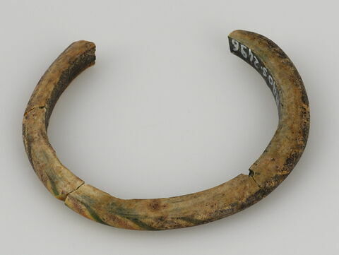 Bracelet fragmentaire, image 1/1