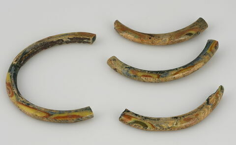 Lot de 5 fragments de bracelets, image 1/1