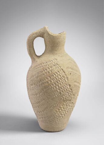 Cruche à décor d'aspect 