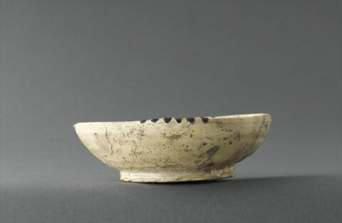 Coupe à décor pseudo-épigraphique, image 4/4
