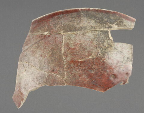 Plusieurs fragments recollés à décor polychrome, image 1/1