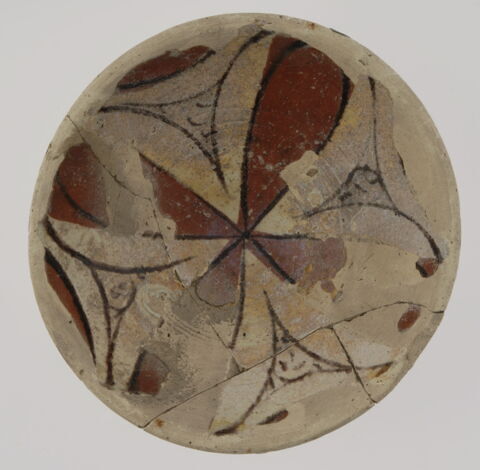 Petite coupe à décor géométrique brun et noir, image 5/5