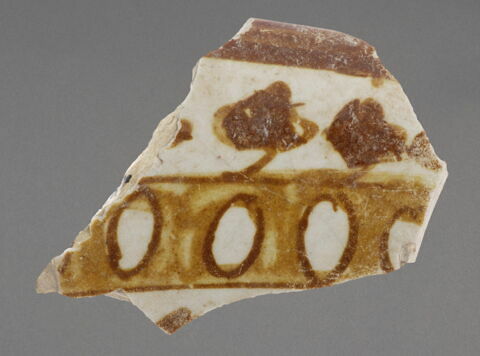 Fragment de bord à décor polychrome, image 1/1