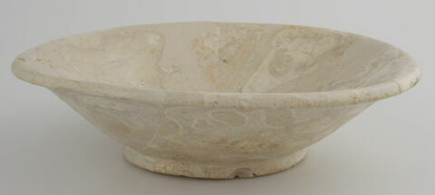 Coupe à parois éversées et aspect 