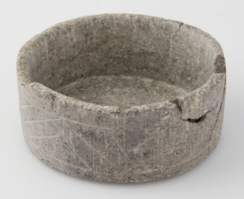 Coupe à fond plat et bords droits, image 1/1