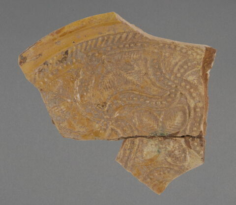 Tesson en deux fragments recollés