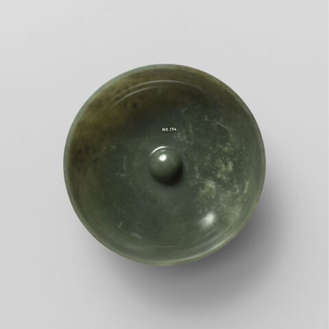 Coupe à décor d'arabesques, image 2/7