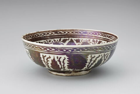 Coupe aux cinq touffes de fleurs, image 3/9