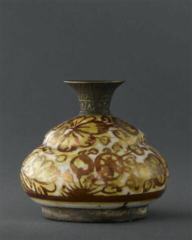 Petit vase à décor floral, image 3/3