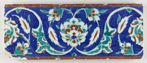 Carreau de bordure au rinceau de rumis et fleurs composites sur fond bleu, image 2/2