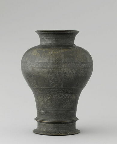 Vase, image 1/3