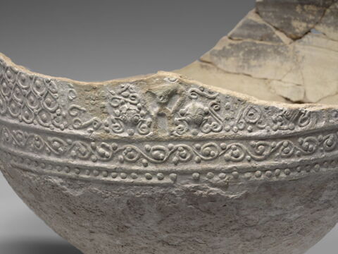 Base de jarre à décor plastique, image 4/7