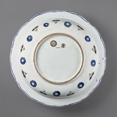 Plat aux croissants fleuris, image 2/10