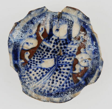 Fond de coupe à décor de personnage, image 1/1