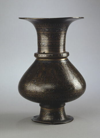 Vase balustre aux titres d'un émir du sultan al-Malik al-Ashraf Sha'ban II, image 5/5
