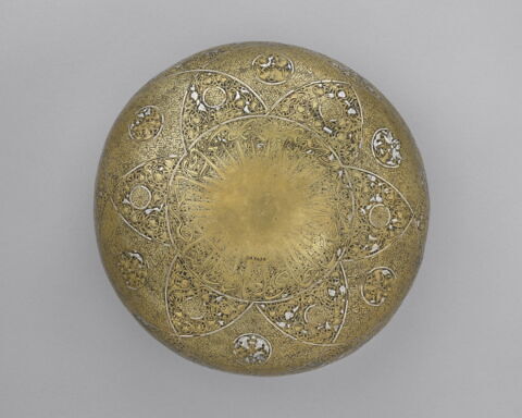 Bol (tâsa) à décor épigraphique, image 2/10