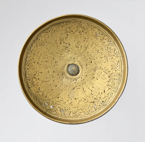 Porte-lampe tripode au nom de l'émir Salah al-Din bn Samari, émir du sultan al-Malik al-Nasir Muhammad, image 2/13