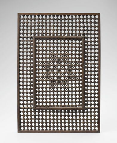 Moucharabieh à décor d'étoile centrale, image 1/3