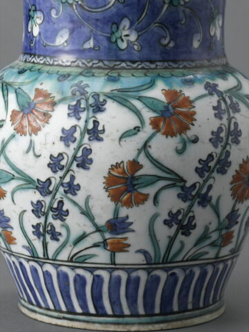 Vase à décor d'oeillets et de jacinthes, image 4/4