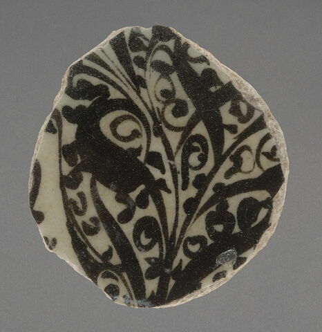 Fond de coupe ou de plat (?), image 1/1