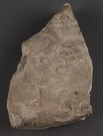 Fragment de stèle funéraire, image 1/1