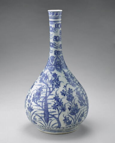 Bouteille à décor de paysage, image 2/5