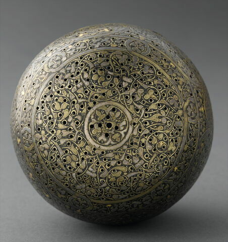 Brûle-parfum sphérique à décor d'arabesques ou chauffe-mains, image 3/5