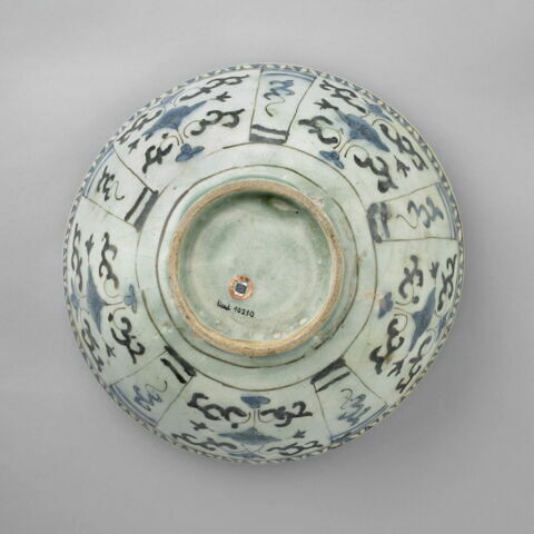 Coupe à décor sinisant végétal, image 4/7