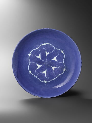 Plat à décor de rosace, image 1/7