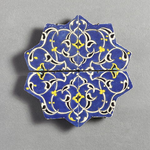 Quart d'étoile à décor de demi palmettes stylisées de type dit rumi, image 2/2